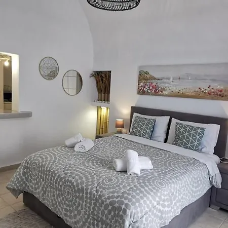 Alexandra's Villa Fira (Santorini)