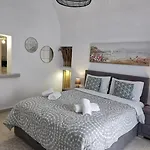 Alexandra's Villa Fira (Santorini)