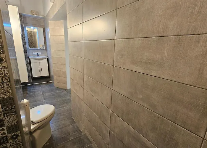 Alexandra's * Fira (Santorini)