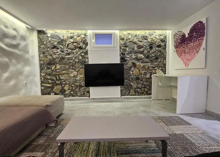 Alexandra's Fira (Santorini)