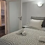 Alexandra's * Fira (Santorini)