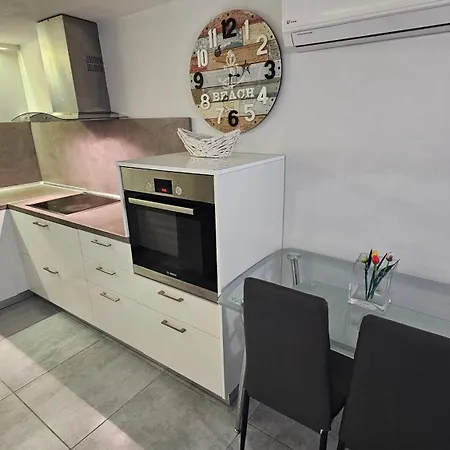 ヴィラ アレクサンドラズ ホーム サントリーニ