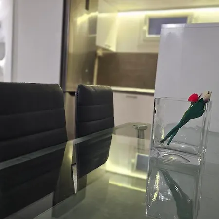 Alexandra's Fira (Santorini)