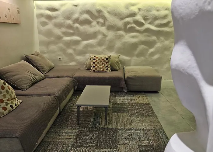 アレクサンドラズ ホーム ヴィラ *