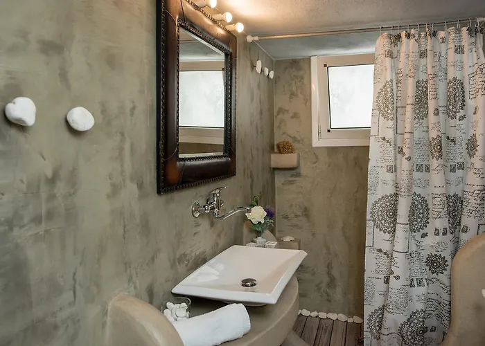 アレクサンドラズ ホーム ヴィラ *